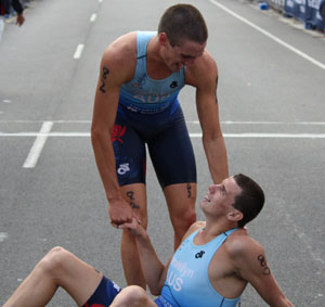 jack hickey congratulates scott llewellyn photo craig redman.jpg